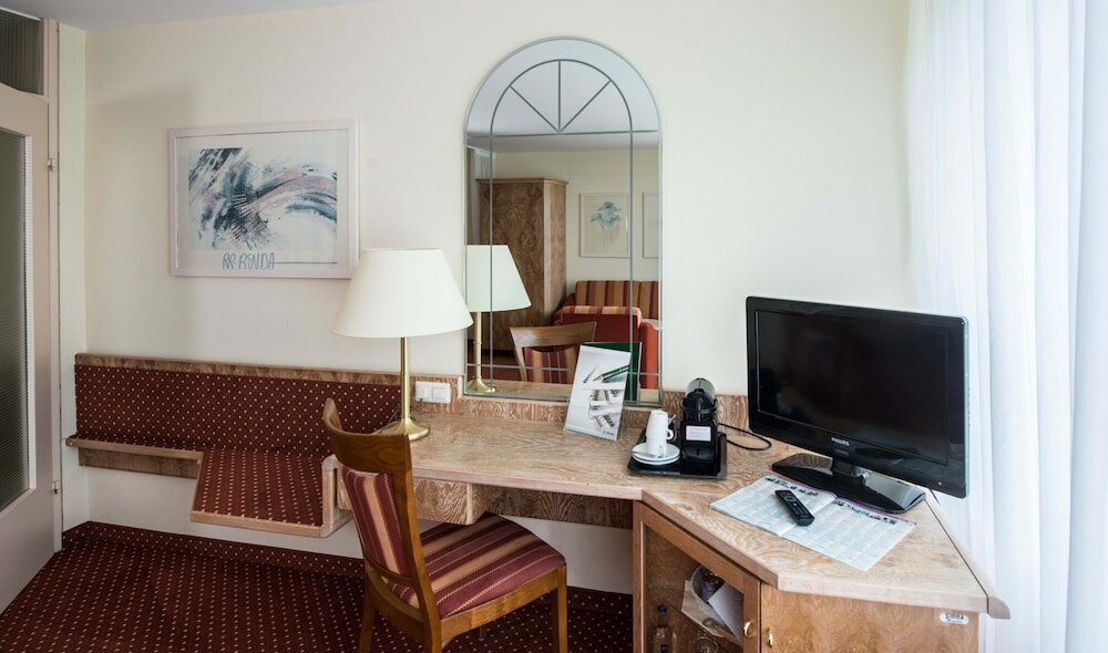 Фото Dekra Congresshotel Wart