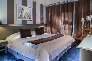 Hôtel Lensotel (Hauts-de-France, Pas-de-Calais, Arrondissement d'Arras, Roeux, Rue des Canadiens, 2), hotel