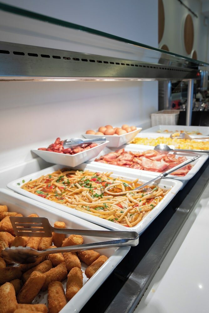 Фото Acrogiali Beachfront Hotel