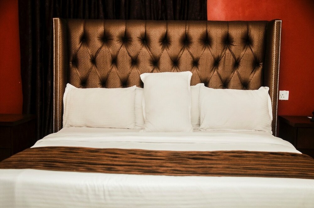 Фото Sugarland Hotel & Suites