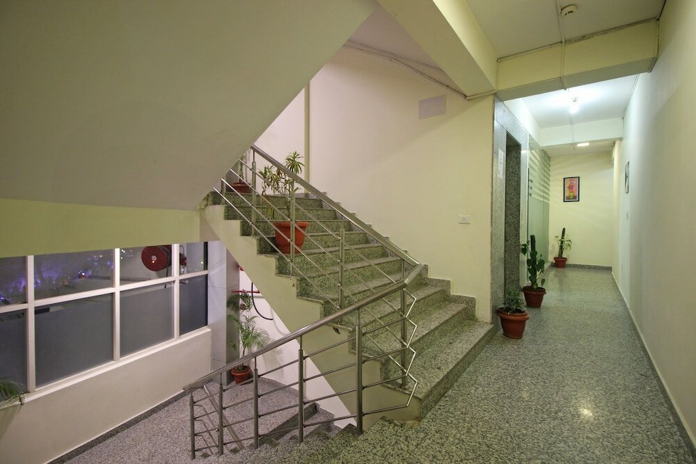 Фото Oyo 9046 Hotel Metro Star