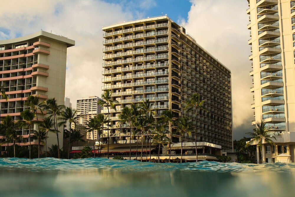 Фото Outrigger Waikiki Beach Resort