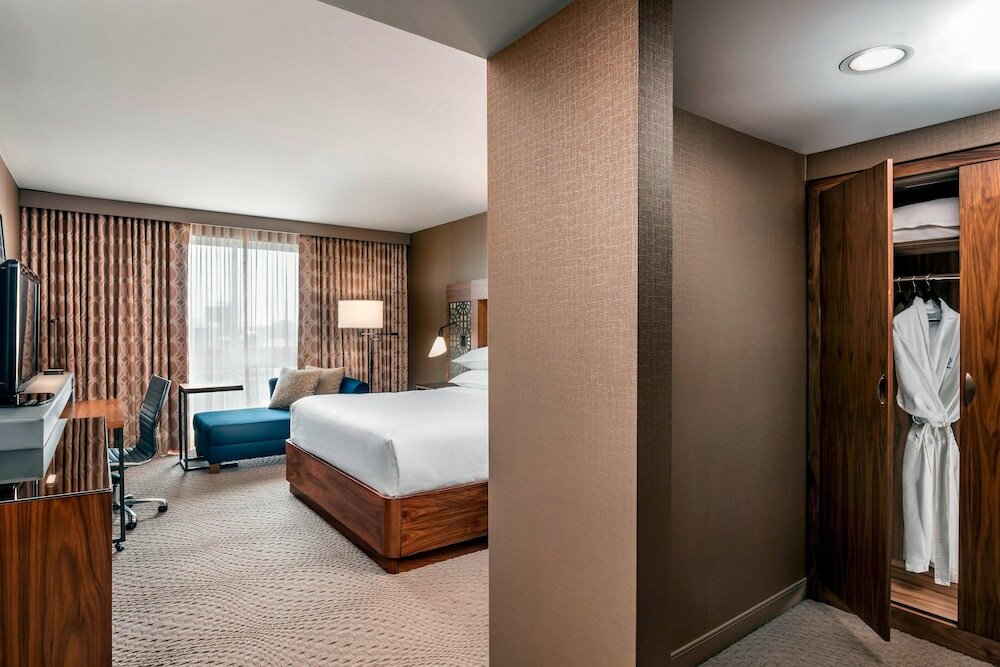 Фото Sheraton Toronto Airport Hotel & Conference Centre