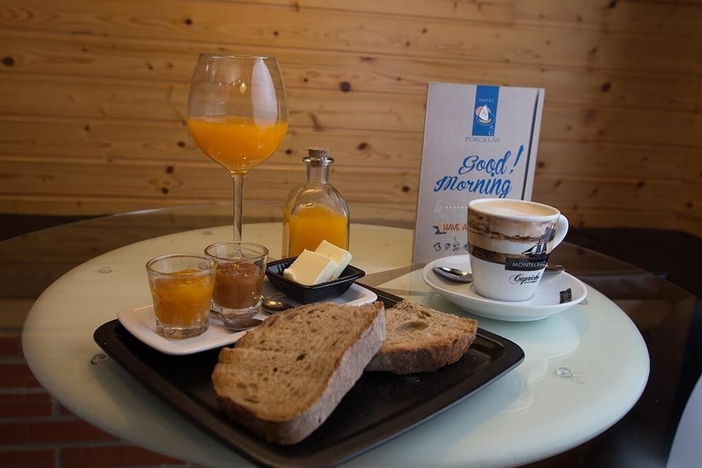 Фото Hotel A. G. Porcillán