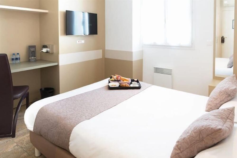 Фото Hôtel Le Saint Germain