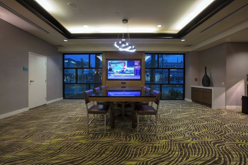 Фото Bakersfield Marriott at the Convention Center