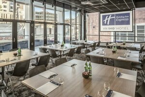 Гостиница Holiday Inn Express Adelaide City Centre