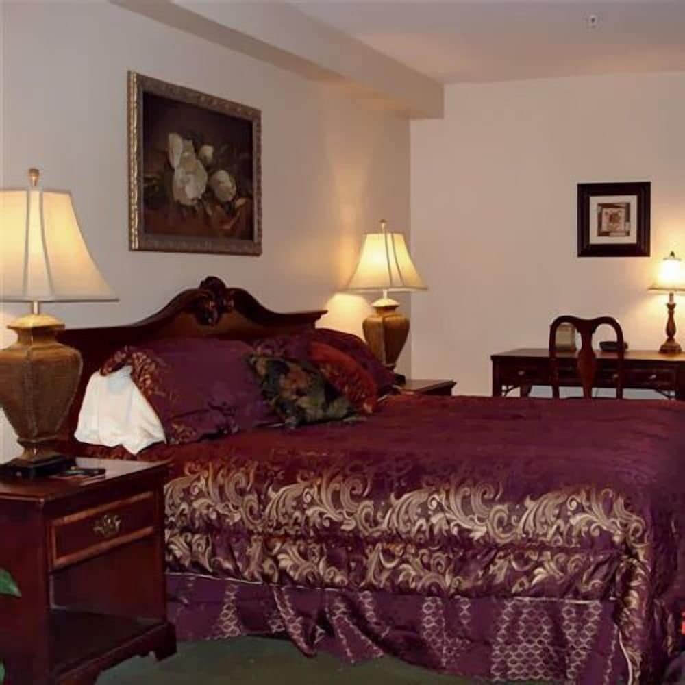 Hotel Golden Circle Inn, State of New York, photo