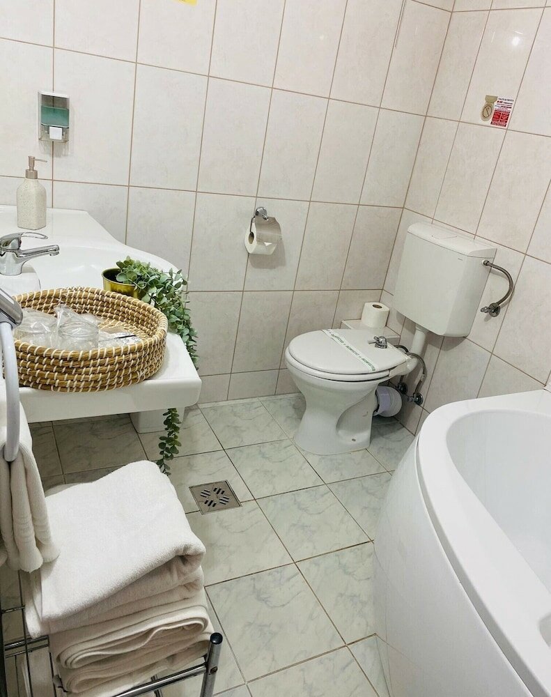 Фото Hotel Hanul Fullton