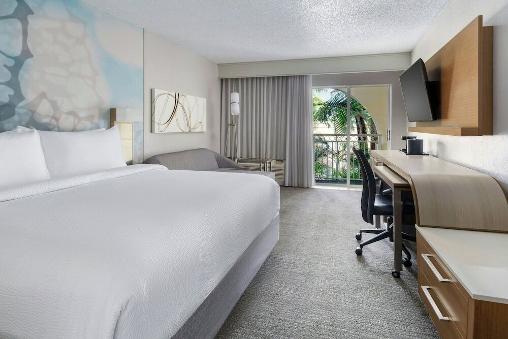 Фото Courtyard by Marriott Fort Lauderdale North/Cypress Creek