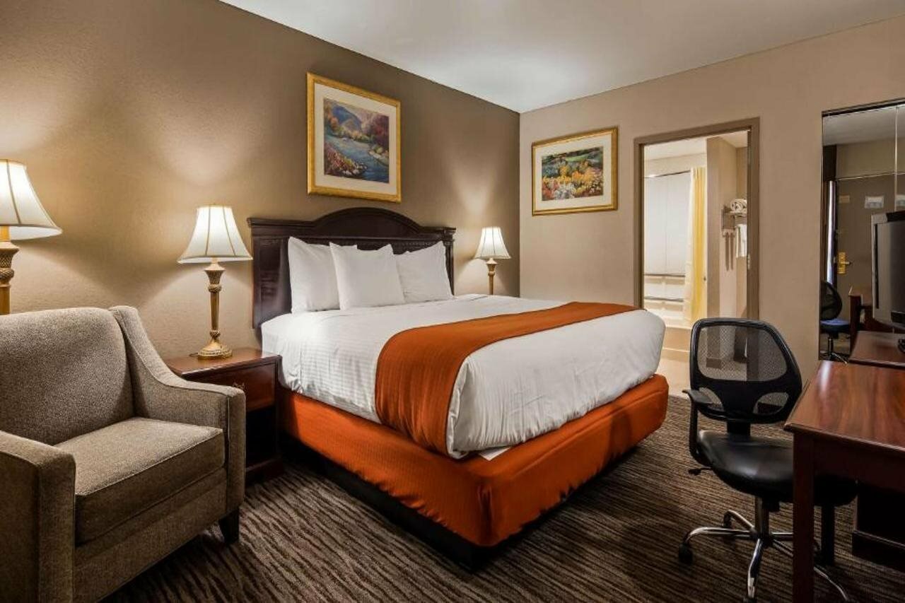 Фото Best Western Gateway Adirondack Inn