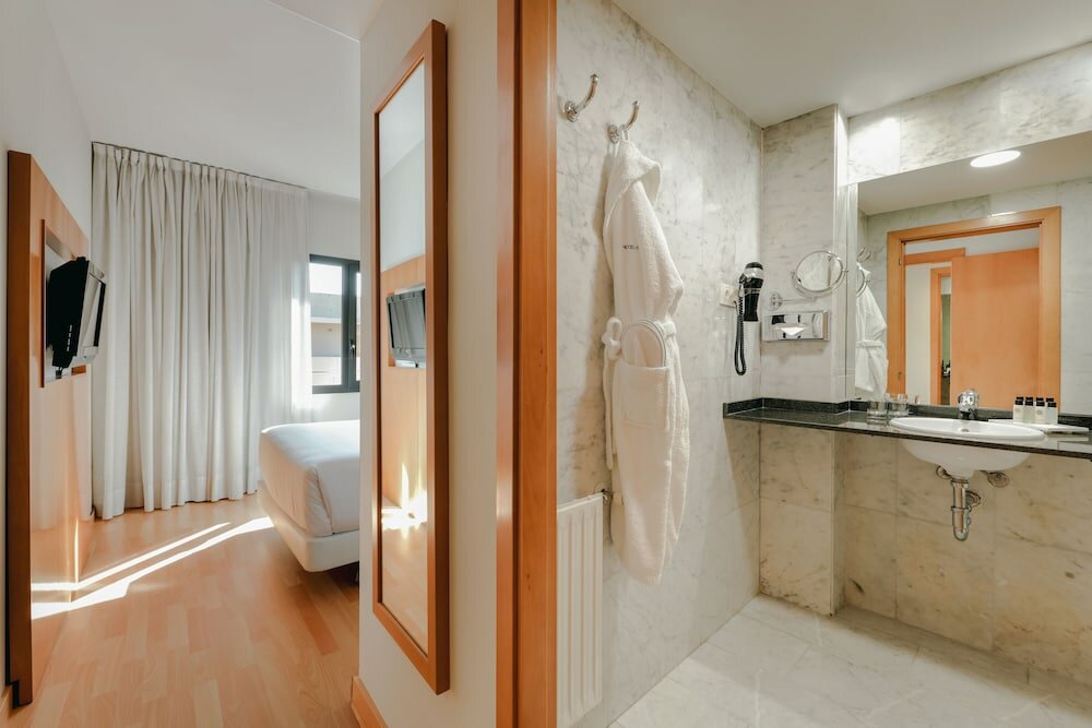 Фото Hotel Catalonia Barcelona Beach