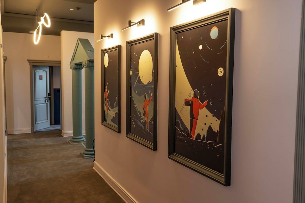 Фото Introvert Maria Luisa