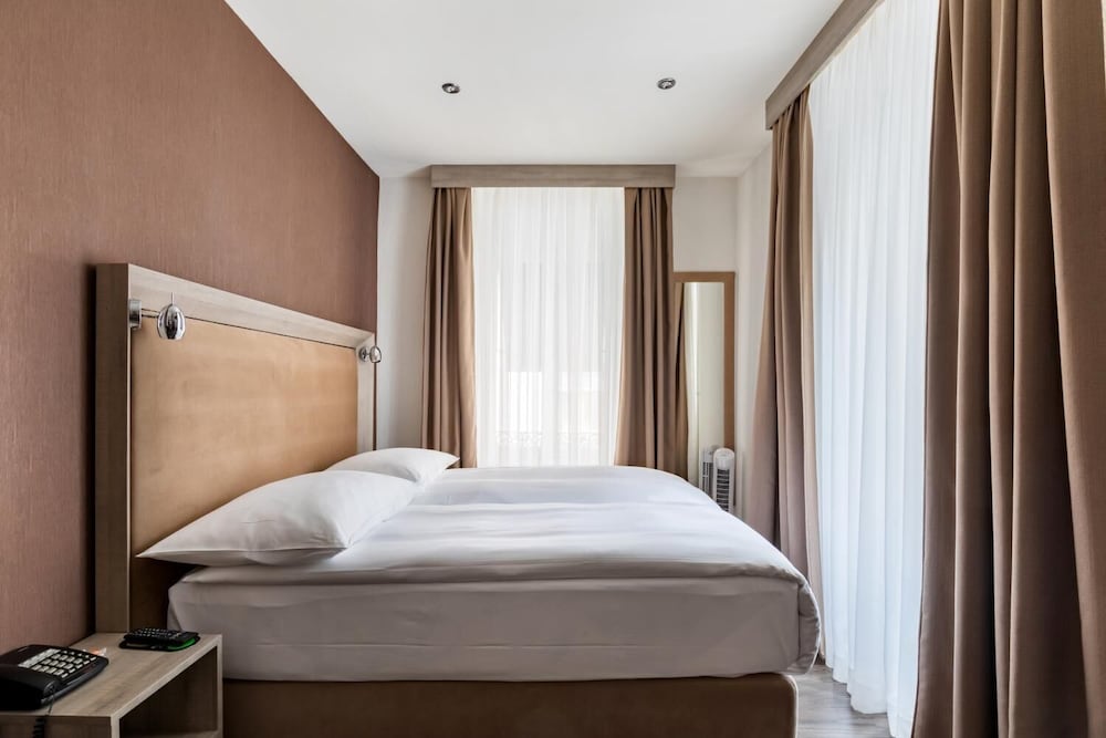 Фото отеля 3