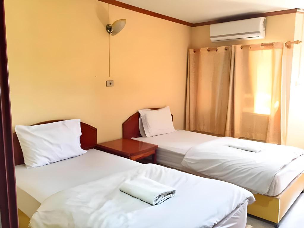 Фото Chaiyaphruk Grand Hotel