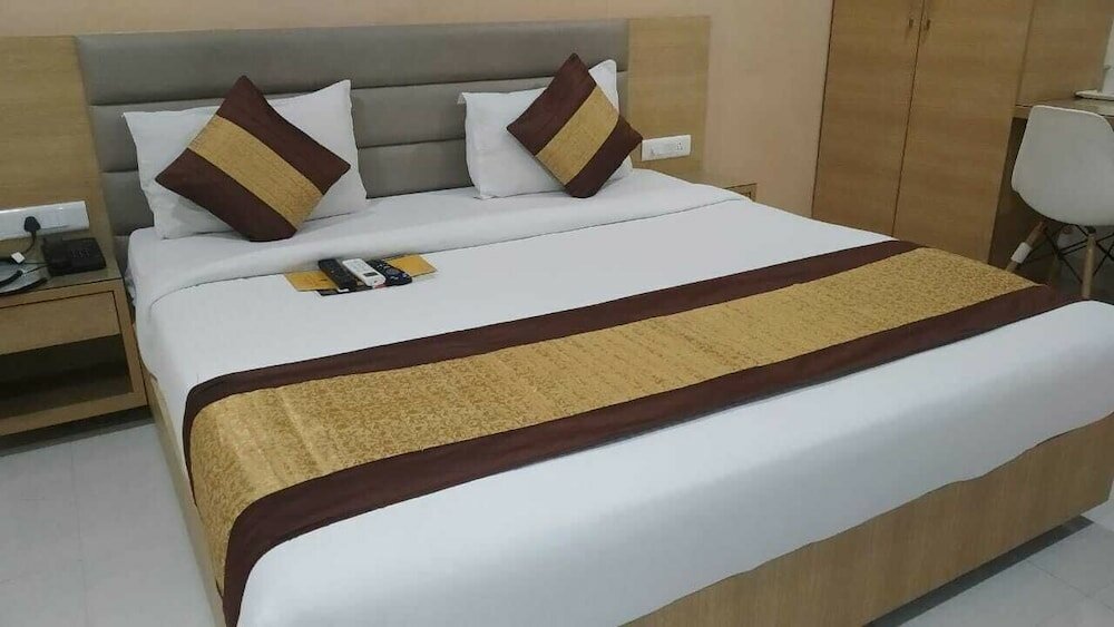 Фото Veeraj Suites