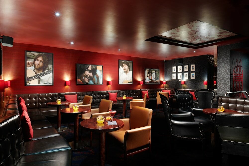 Фото Hard Days Night Hotel