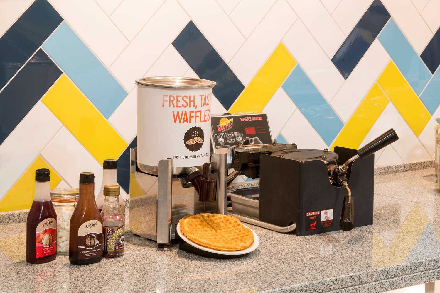 Фото Hampton by Hilton Birmingham Broad Street