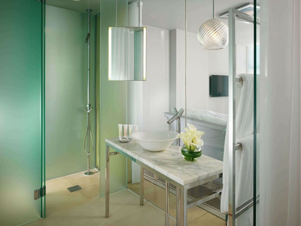 Фото Sanderson London