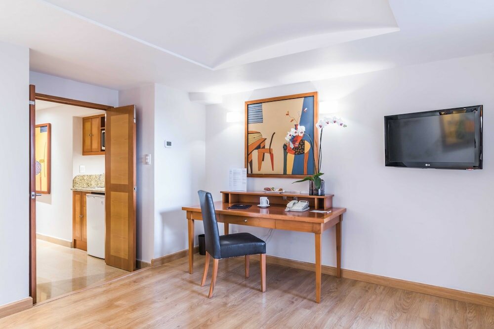 Фото Eurostars Zona Rosa Suites