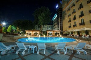 Гостиница Lotte City Hotels Tashkent Palace
