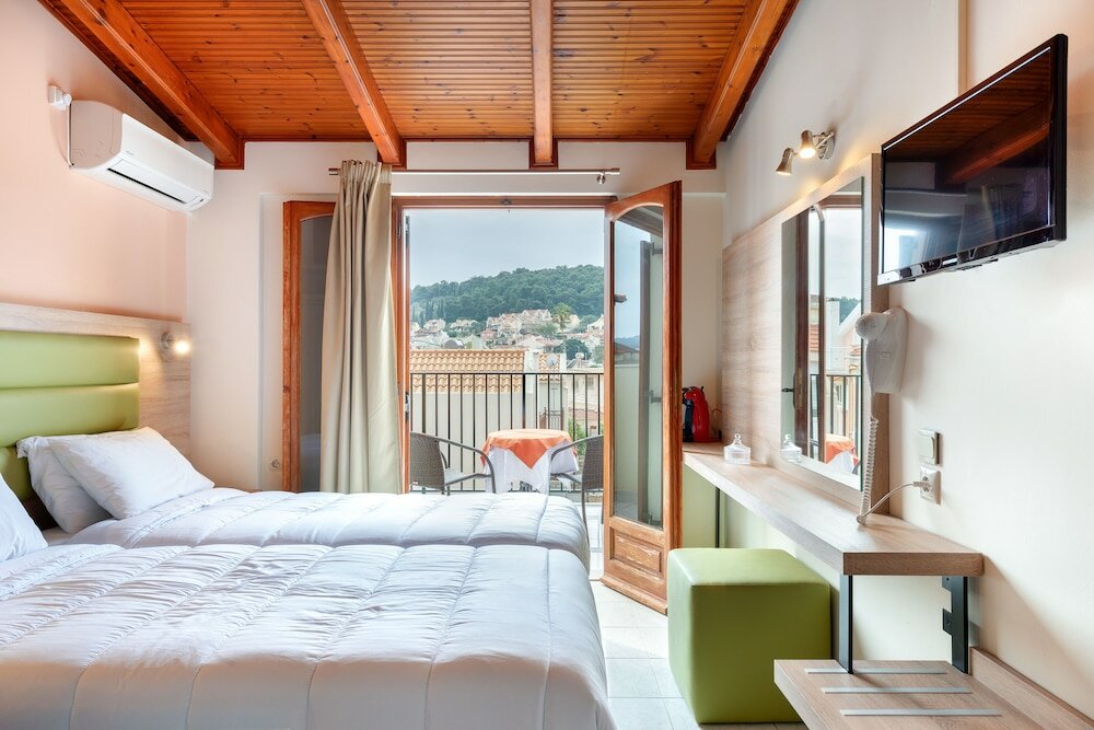 Фото Aggelos Hotel