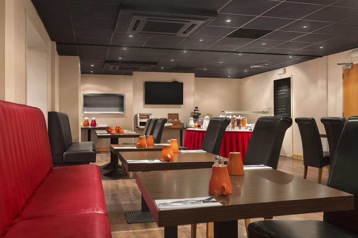 Фото Oyo Flagship London Finchley