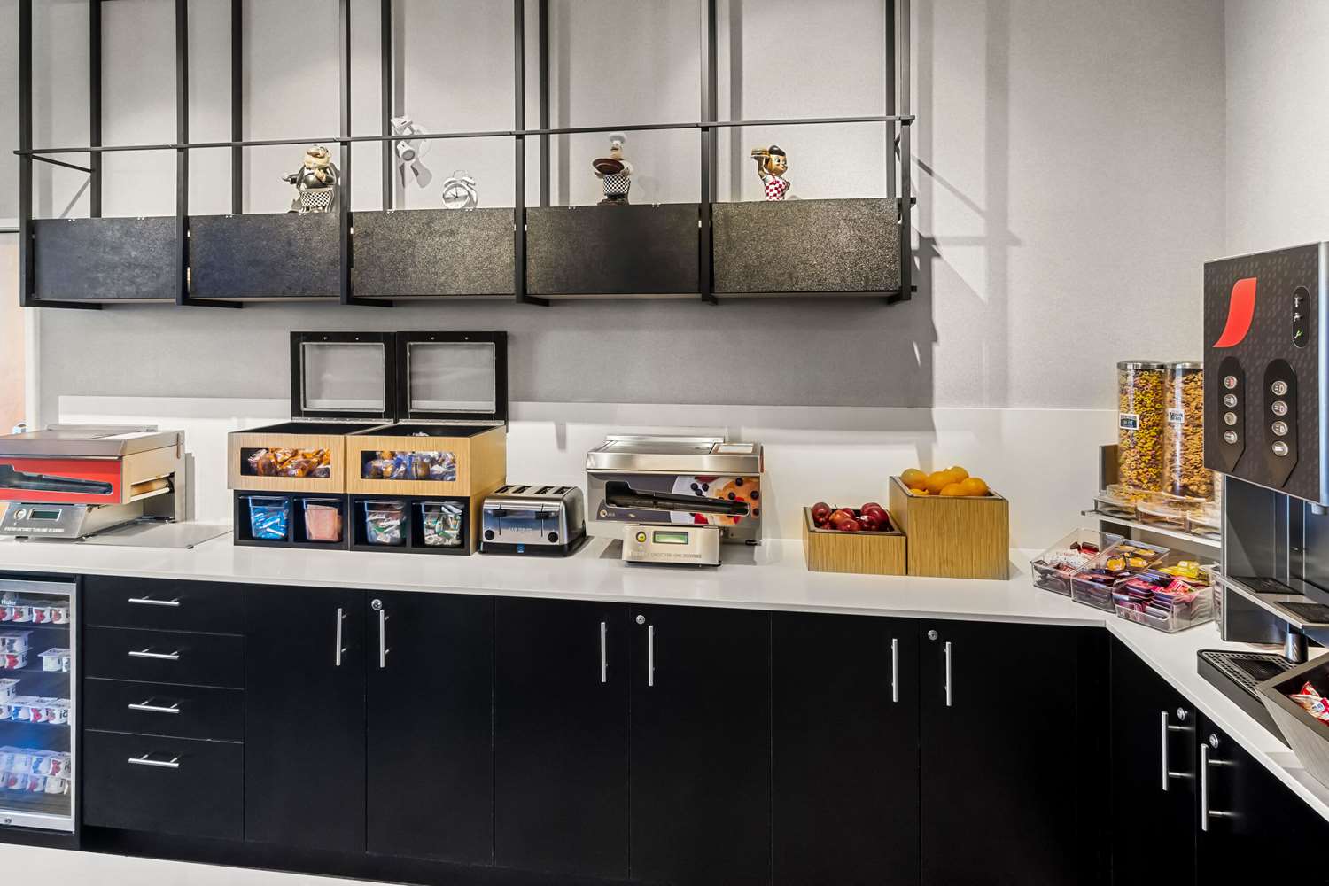 Фото Park Inn by Radisson, Kelowna