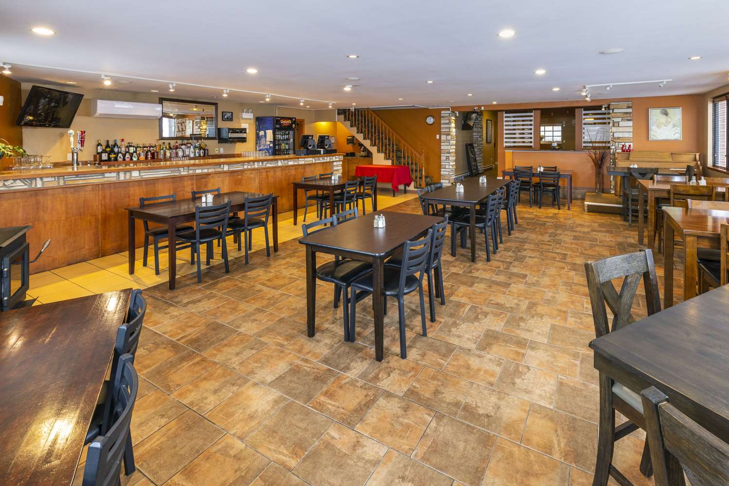 Фото Econo Lodge Miramichi