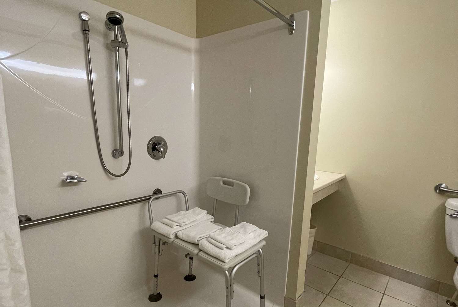 Фото Super 8 by Wyndham Campbellton NB