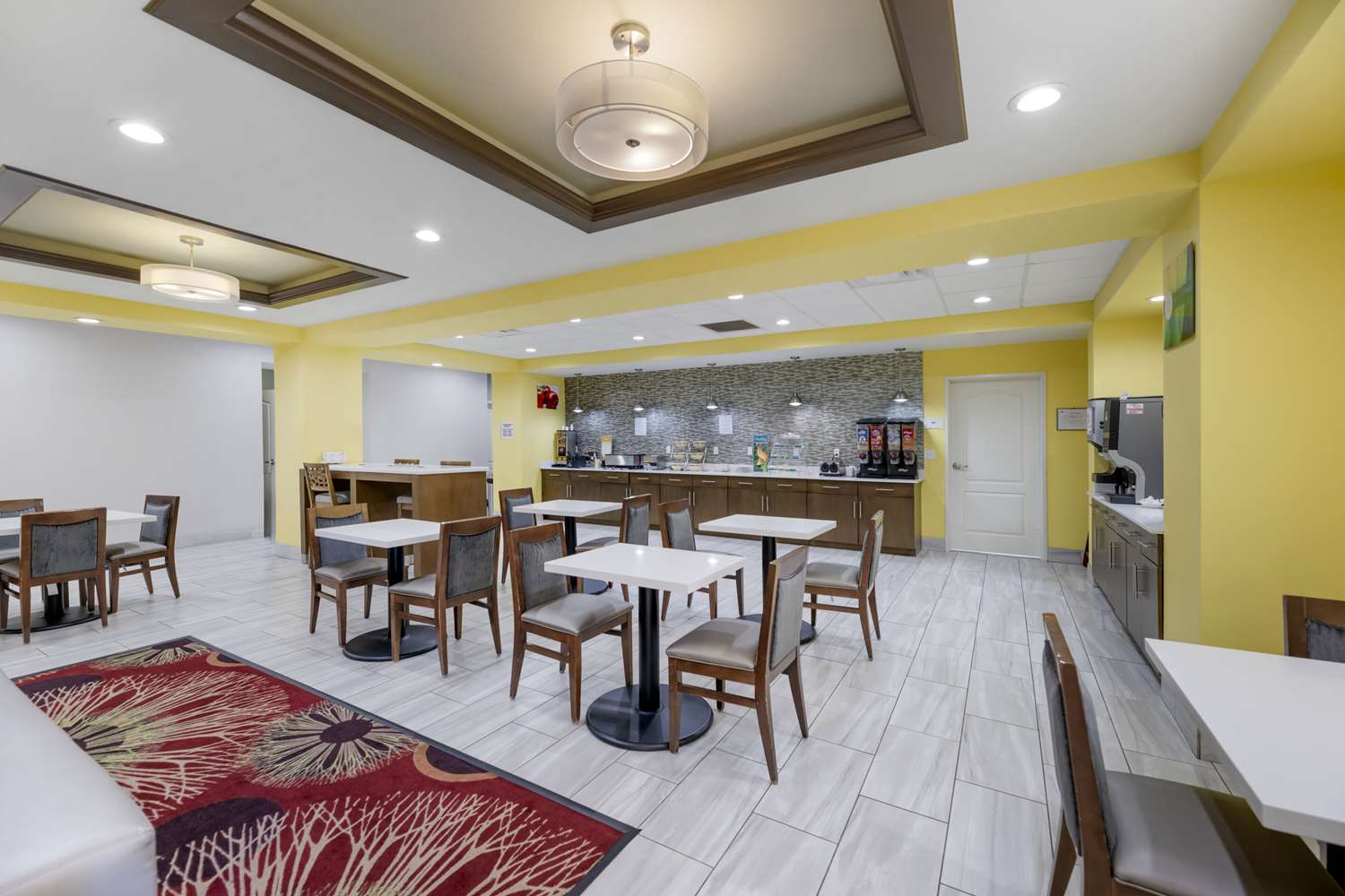 Фото Quality Inn & Suites Carlsbad Caverns Area