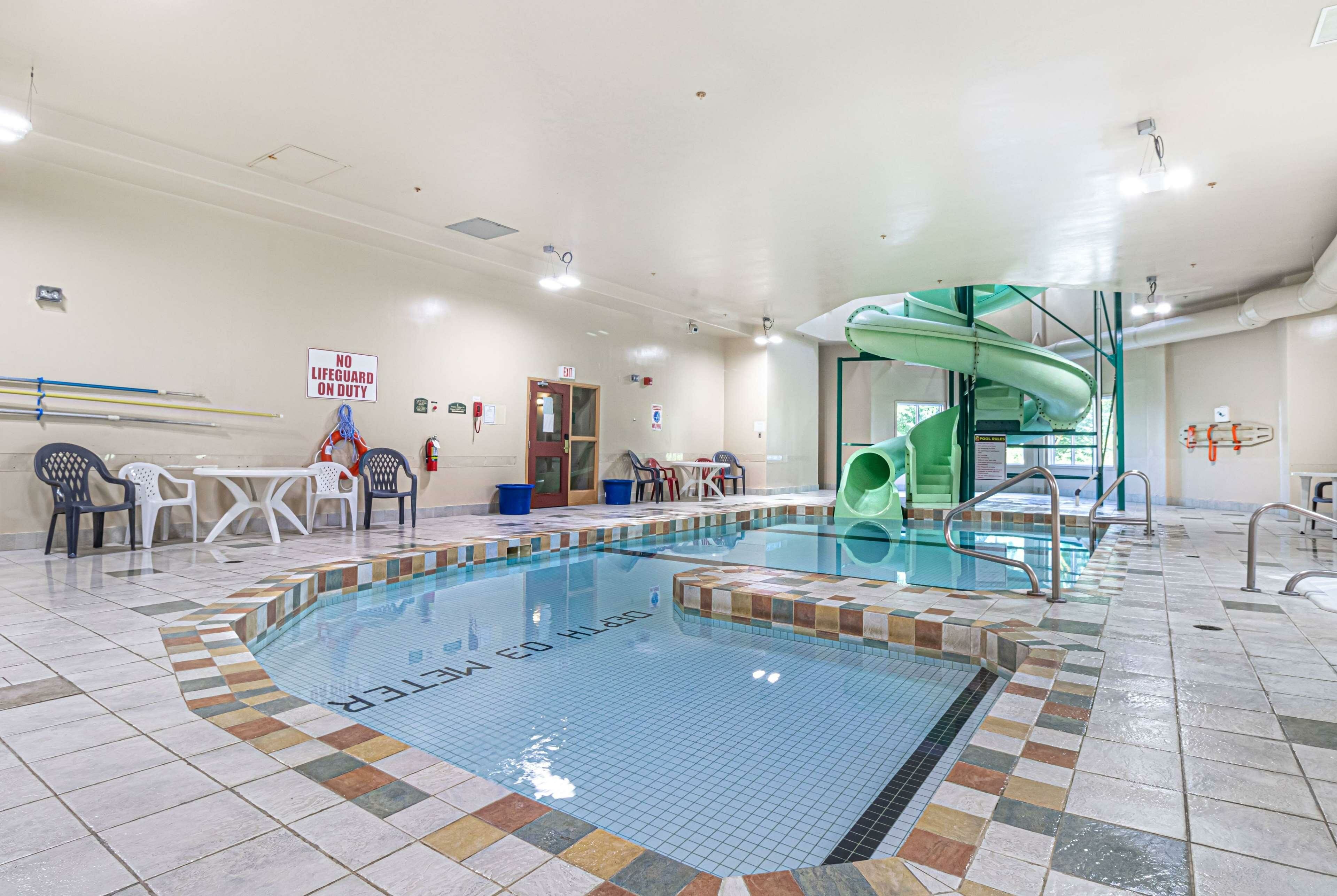 Фото Super 8 by Wyndham St Johns