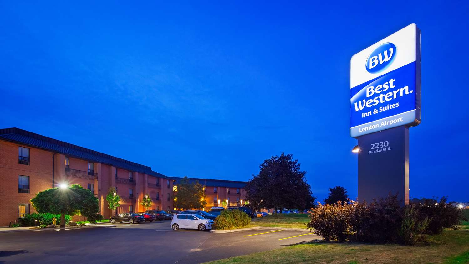 Фото Best Western London Airport Inn & Suites