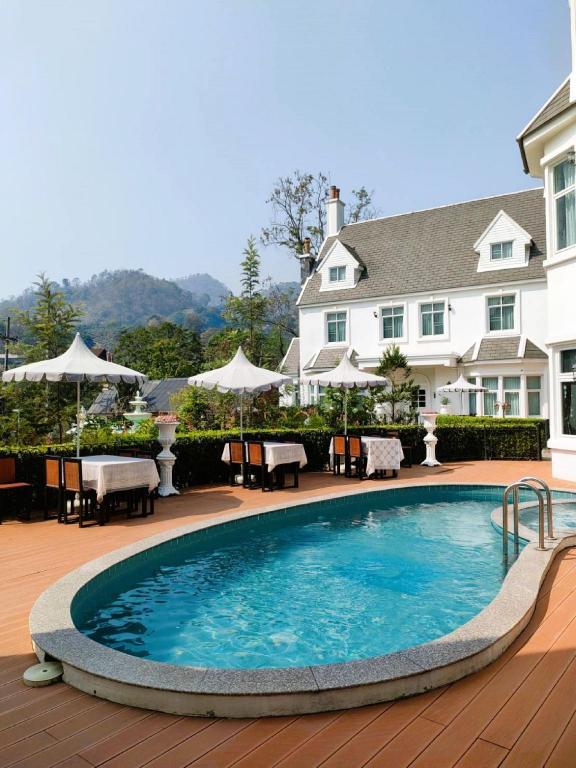 Фото Hillsborough The English Country House