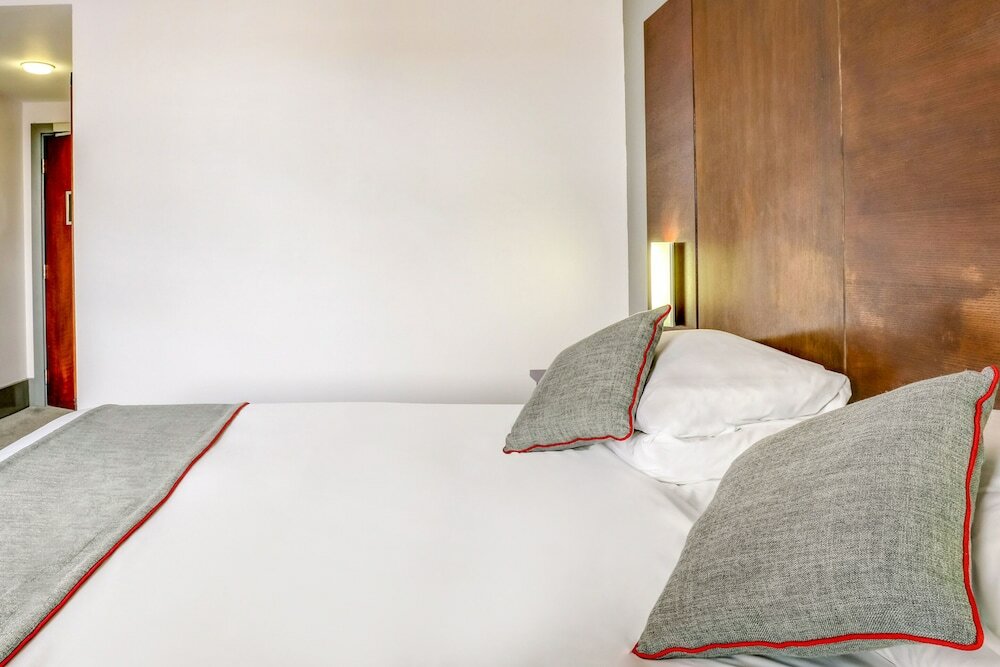 Фото Oyo Flagship Sheffield City Centre