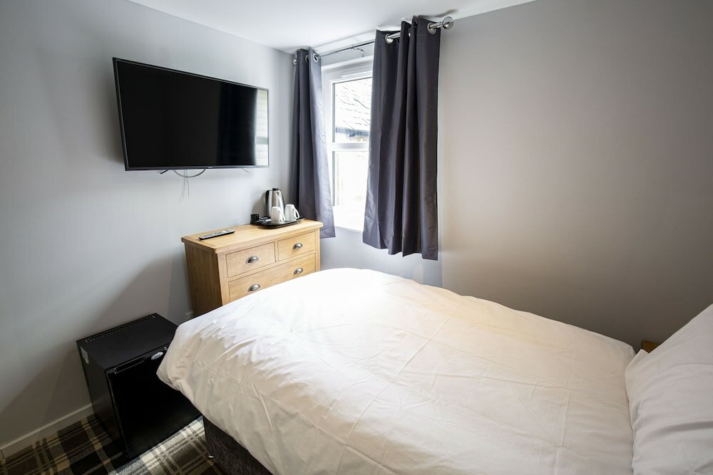 Фото Crown Court Hotel & Bar