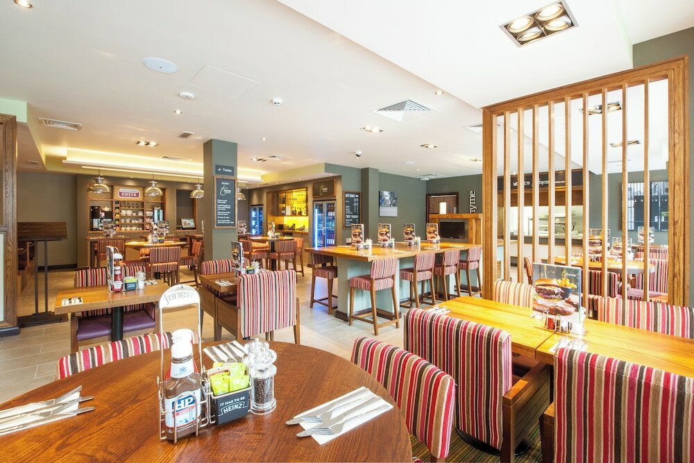 Фото Premier Inn London Hackney