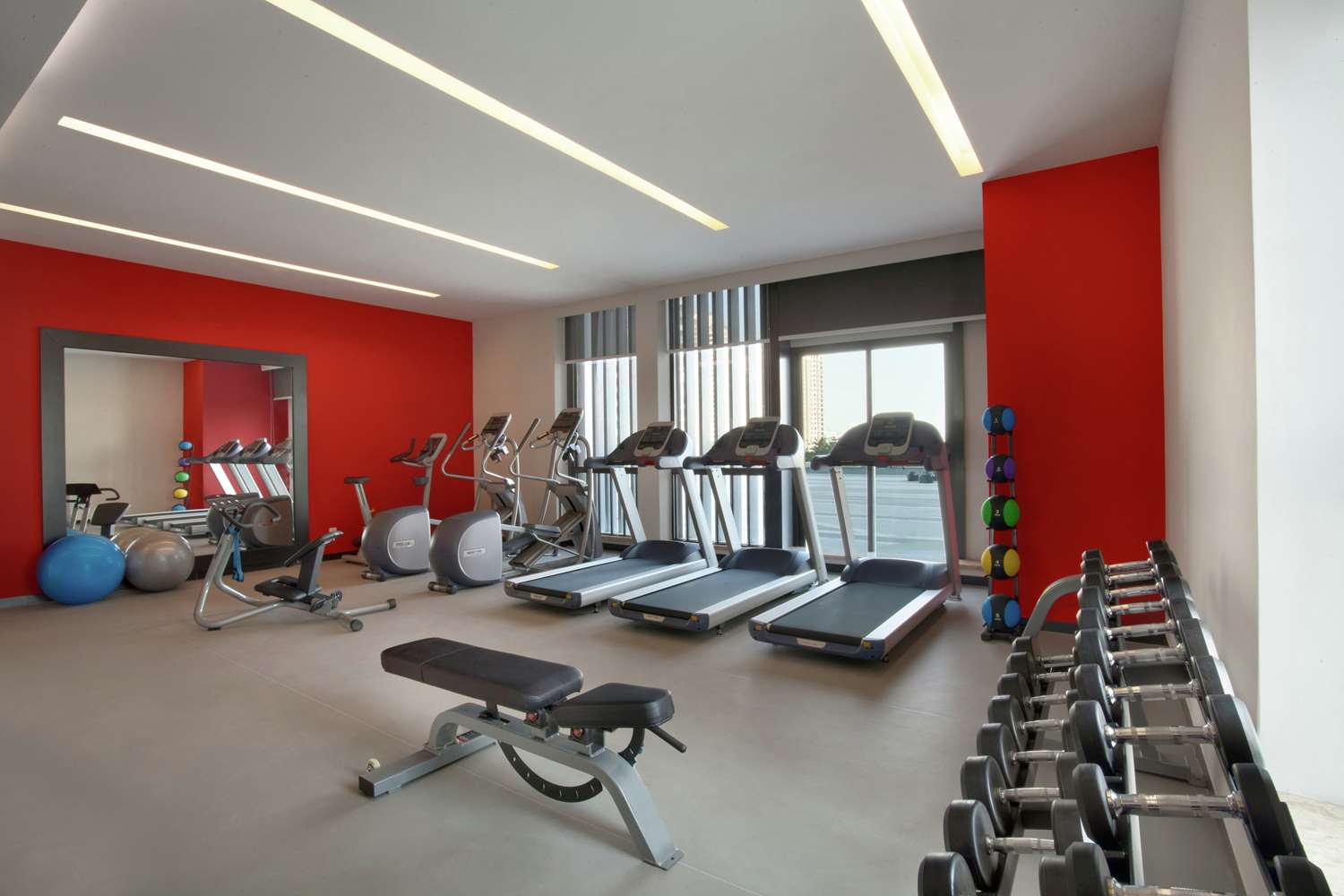 Фото Hilton Garden Inn Shenzhen Bao'an