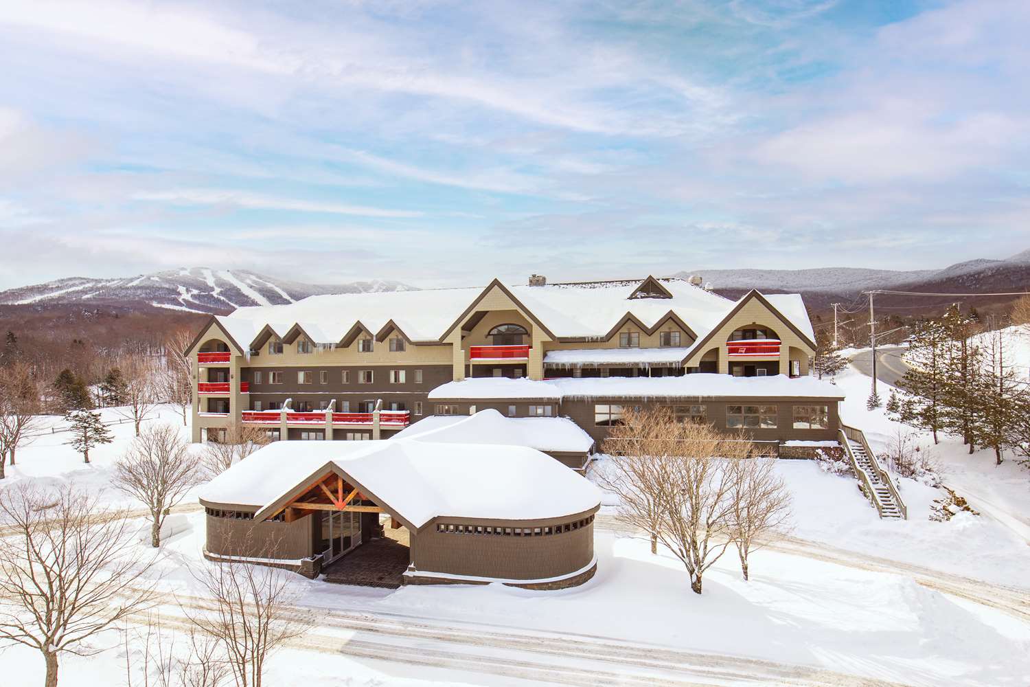 Фото Killington Mountain Lodge, Tapestry Collection by Hilton