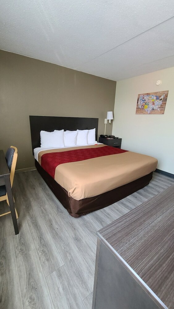 Фото Econo Lodge Metro