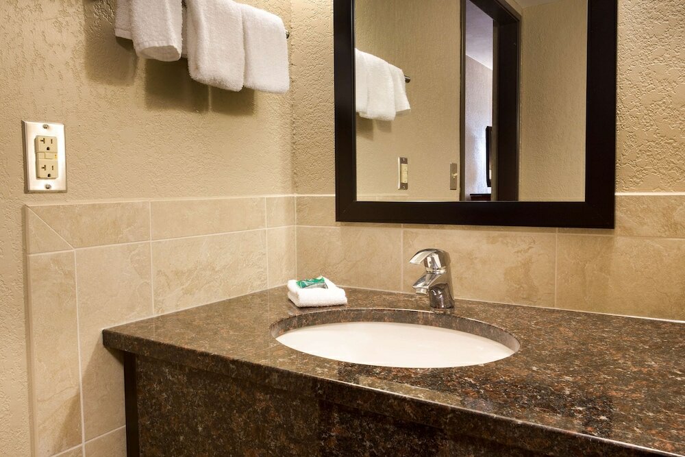 Фото Drury Inn & Suites Austin North