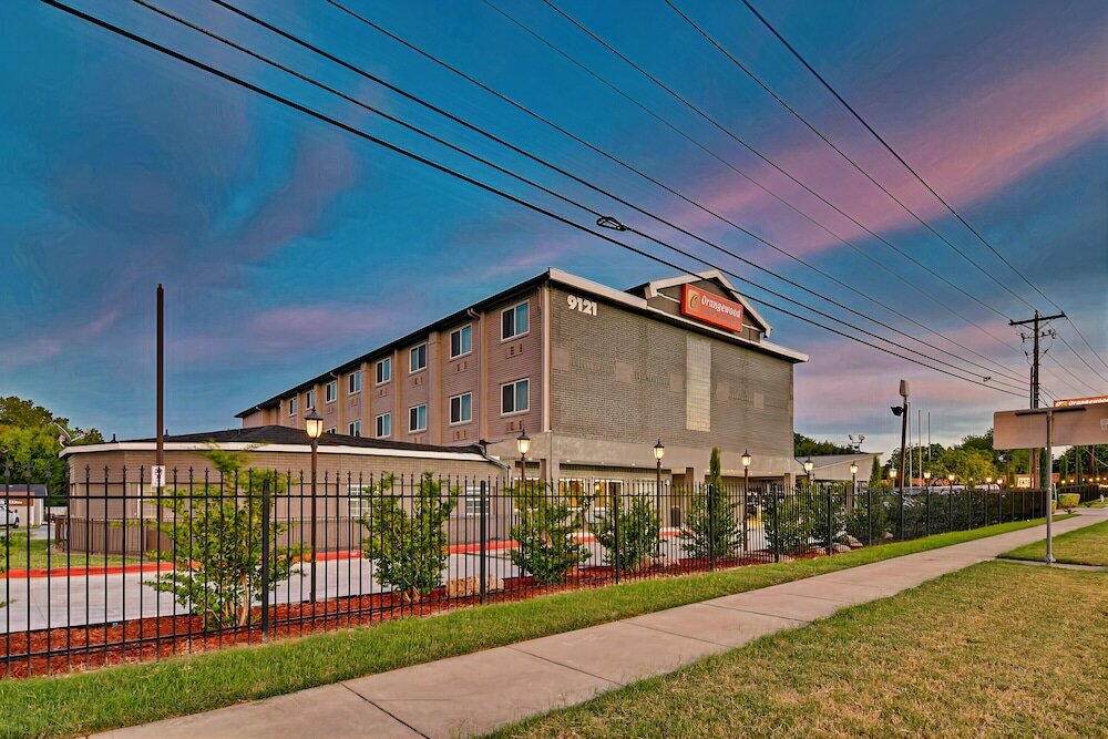 Фото Orangewood Inn & Suites Midtown