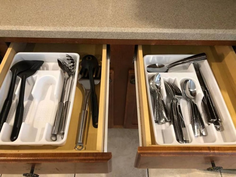 Фото Tideview 166 · New Ultra Modern & Super Clean 3 Full Suites