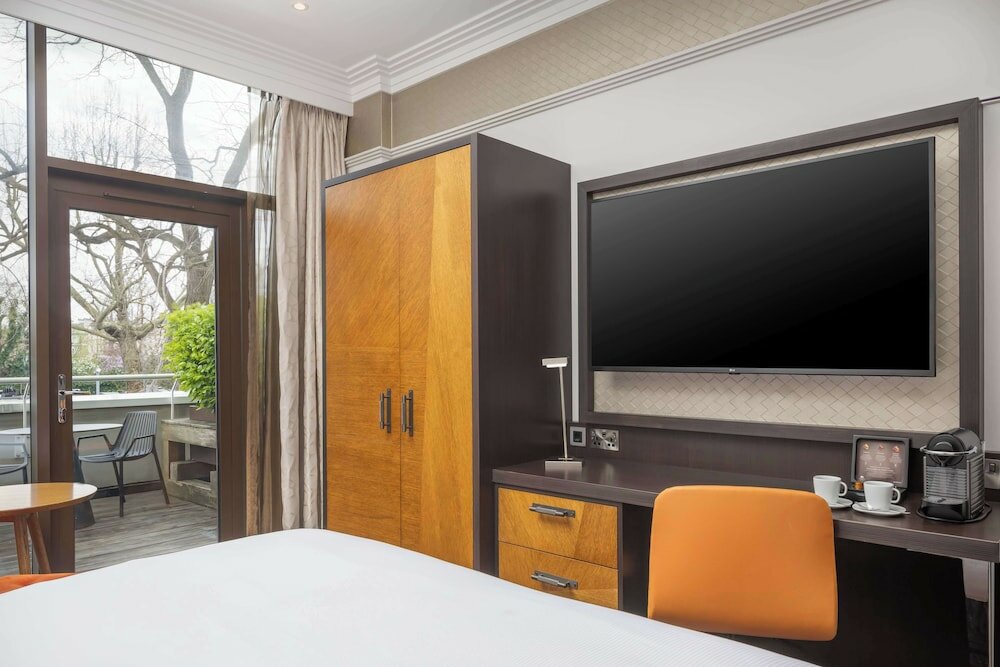 Фото DoubleTree by Hilton London - Hyde Park