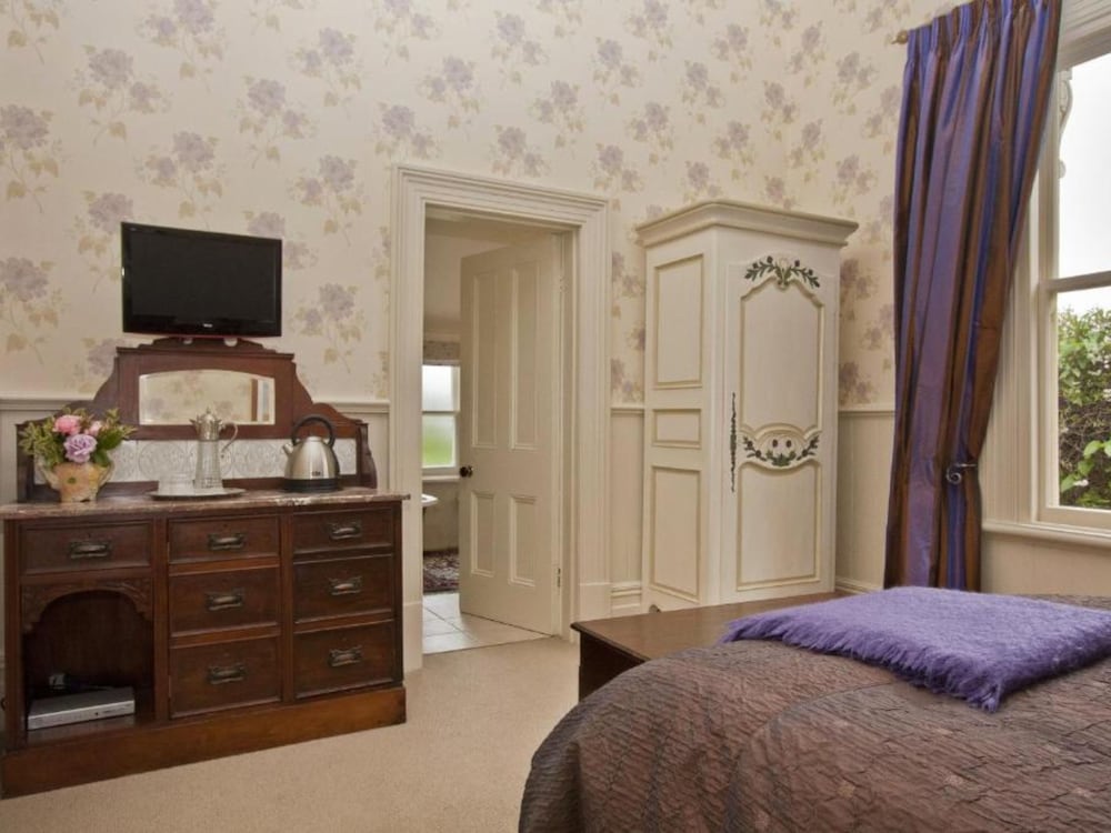 Фото Lilac Rose Boutique Bed and Breakfast