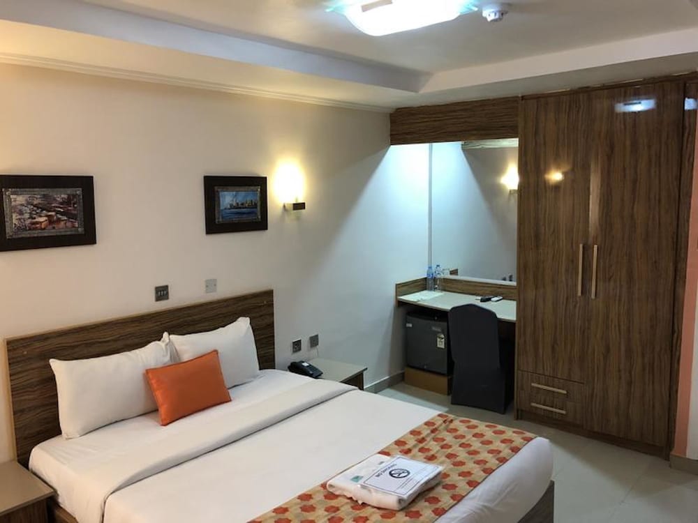 Фото Lekki Waterside Hotel