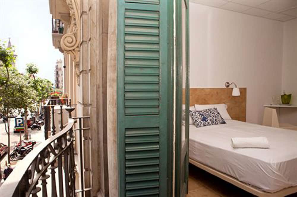 Фото Hostal Martinval