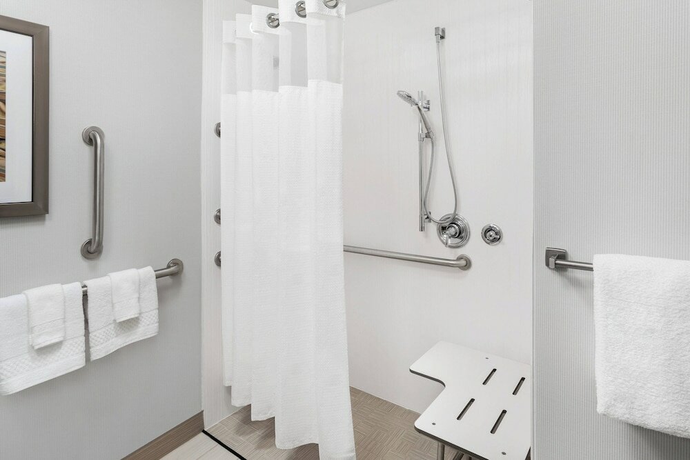 Фото Courtyard Jersey City Newport