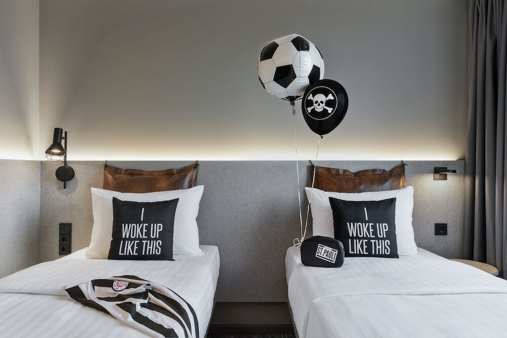 Фото Moxy Hamburg City