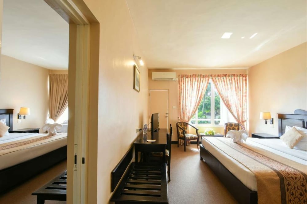 Фото Berjaya Hotel Colombo